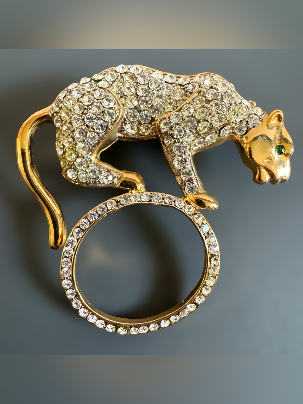 Vintage Gold Tone Rhinestone Panther Cat Circle Hoop Brooch Scarf Pin Green Eye